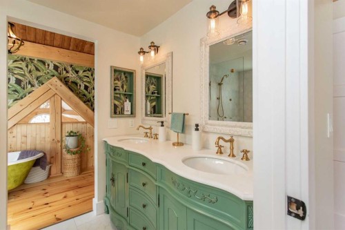 1130 Breakers Way, Sunbreaker Cove, AB - Indoor Photo Showing Bathroom