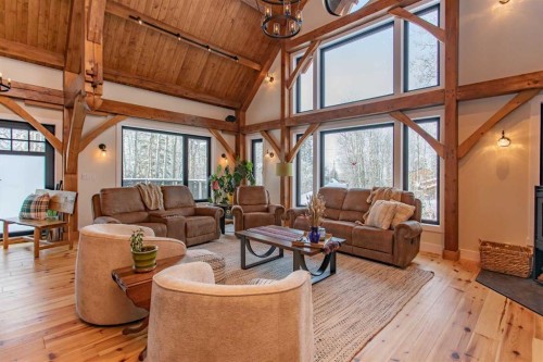 1130 Breakers Way, Sunbreaker Cove, AB - Indoor Photo Showing Living Room
