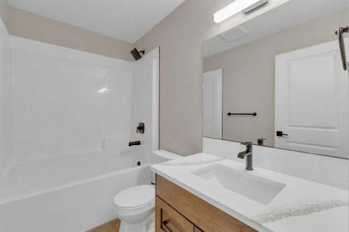 123 Hampton Crescent, Sylvan Lake, AB - Indoor Photo Showing Bathroom