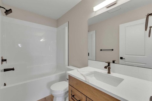 123 Hampton Crescent, Sylvan Lake, AB - Indoor Photo Showing Bathroom