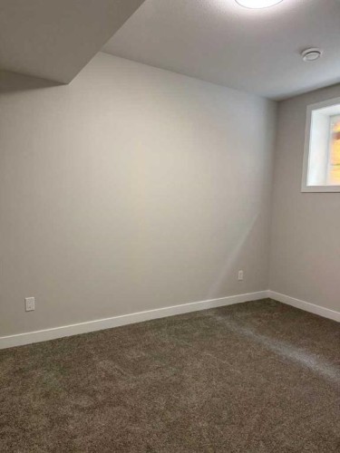 117 Gray Close, Sylvan Lake, AB - Indoor Photo Showing Other Room