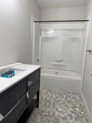 117 Gray Close, Sylvan Lake, AB - Indoor Photo Showing Bathroom