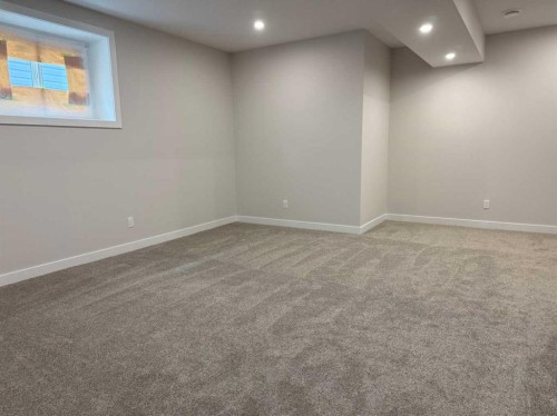 117 Gray Close, Sylvan Lake, AB - Indoor Photo Showing Other Room