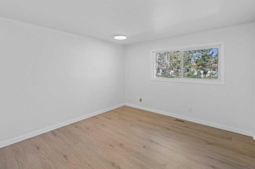 6209 42 Avenue, Camrose, AB - Indoor Photo Showing Other Room