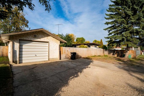 6209 42 Avenue, Camrose, AB - Outdoor
