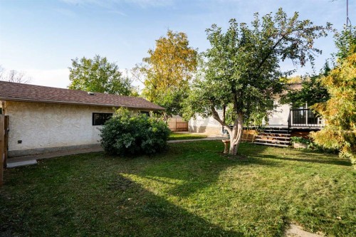 6209 42 Avenue, Camrose, AB - Outdoor