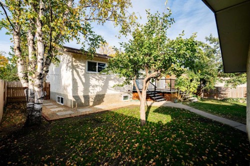 6209 42 Avenue, Camrose, AB - Outdoor