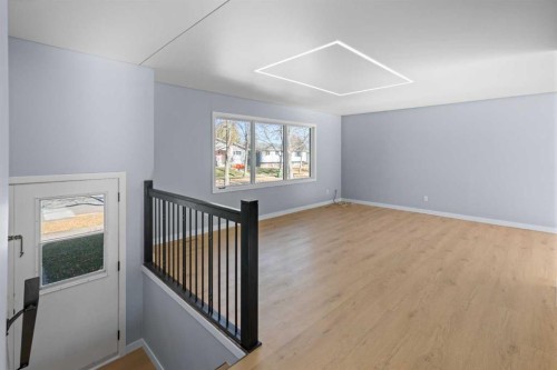 6209 42 Avenue, Camrose, AB - Indoor Photo Showing Other Room