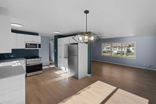 6209 42 Avenue, Camrose, AB - Indoor Photo Showing Kitchen