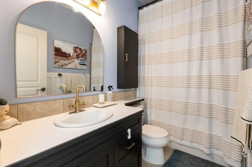 67 Bowman Circle, Sylvan Lake, AB - Indoor Photo Showing Bathroom
