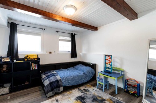 67 Bowman Circle, Sylvan Lake, AB - Indoor Photo Showing Bedroom