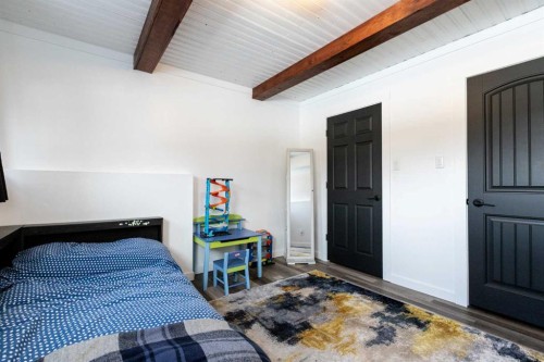 67 Bowman Circle, Sylvan Lake, AB - Indoor Photo Showing Bedroom