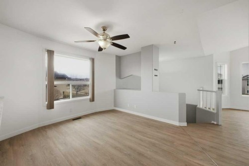 32 Hunter Road, Sylvan Lake, AB - Indoor Photo Showing Other Room