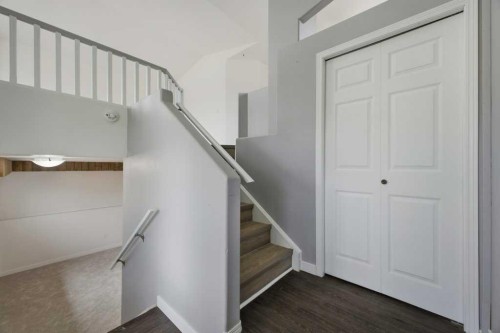 32 Hunter Road, Sylvan Lake, AB - Indoor Photo Showing Other Room