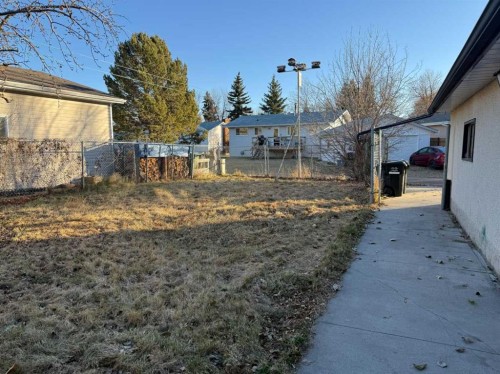 5805 42 Avenue, Camrose, AB - Outdoor