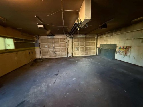 5805 42 Avenue, Camrose, AB - Indoor Photo Showing Garage