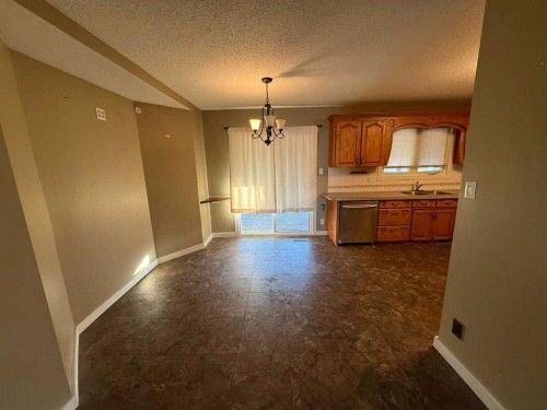 5805 42 Avenue, Camrose, AB - Indoor