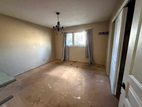 5805 42 Avenue, Camrose, AB - Indoor Photo Showing Other Room