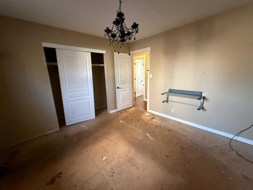 5805 42 Avenue, Camrose, AB - Indoor Photo Showing Other Room