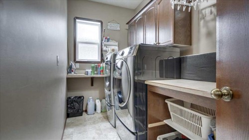 3 Ion Close, Red Deer, AB - Indoor Photo Showing Laundry Room