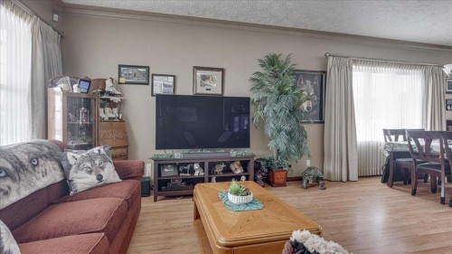 3 Ion Close, Red Deer, AB - Indoor Photo Showing Living Room