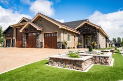 2903 61 Street Close Camrose, AB T4V 5J5