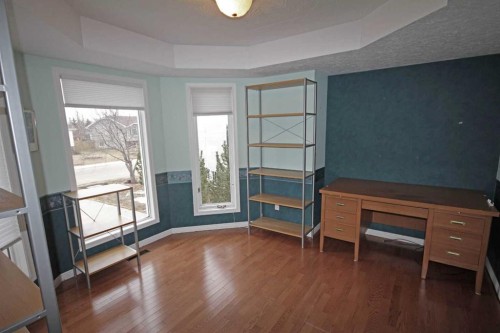 25 Willow Springs Crescent, Sylvan Lake, AB - Indoor Photo Showing Other Room