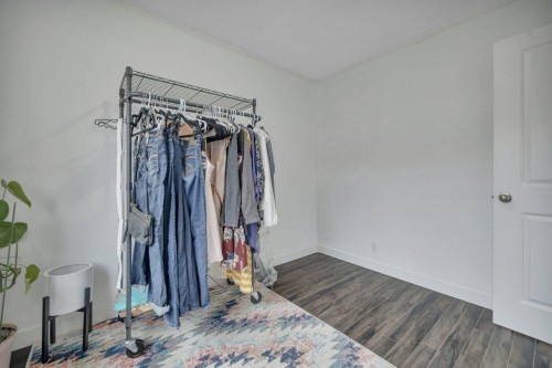 7715 73 Avenue Nw, Edmonton, AB - Indoor