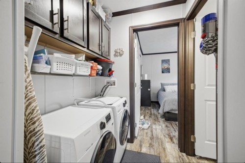 40-41019 Range Road 11, Rural Lacombe County, AB - Indoor Photo Showing Laundry Room