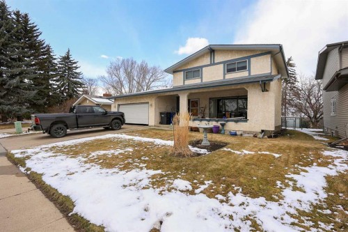 98 Welton Crescent  Red Deer, AB T4N 6B3