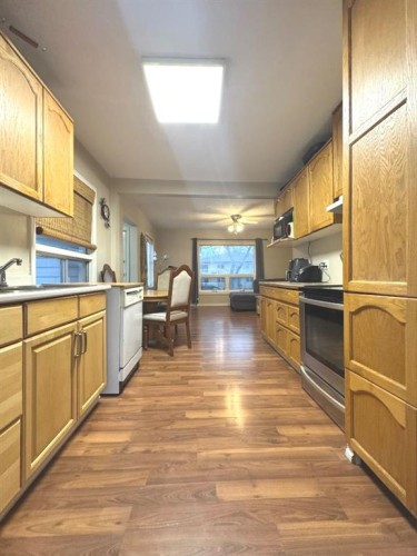 5319 47 Avenue, Wetaskiwin, AB - Indoor Photo Showing Kitchen