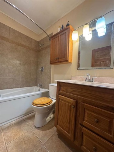 5319 47 Avenue, Wetaskiwin, AB - Indoor Photo Showing Bathroom