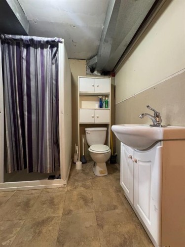 5319 47 Avenue, Wetaskiwin, AB - Indoor Photo Showing Bathroom