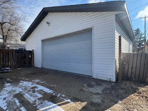 5319 47 Avenue, Wetaskiwin, AB - Outdoor With Exterior