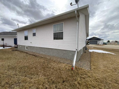 6 Cherry Lane Se, Three Hills, AB - Outdoor With Exterior