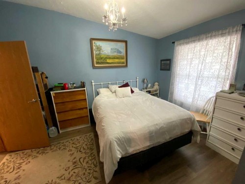 6 Cherry Lane Se, Three Hills, AB - Indoor Photo Showing Bedroom