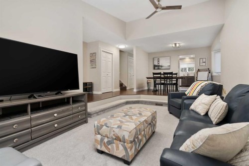 6313 Erickson Drive, Camrose, AB - Indoor Photo Showing Living Room
