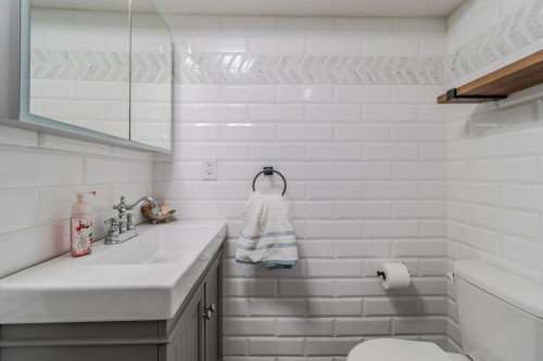 34128 Range Road 21, Rural Red Deer County, AB - Indoor Photo Showing Bathroom