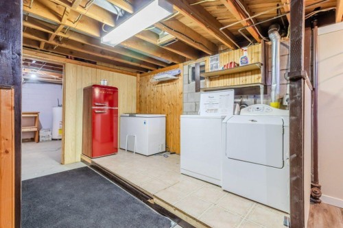 34128 Range Road 21, Rural Red Deer County, AB - Indoor Photo Showing Laundry Room