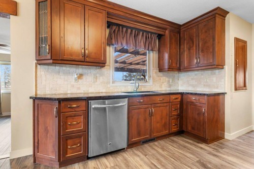 34128 Range Road 21, Rural Red Deer County, AB - Indoor Photo Showing Kitchen