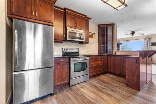 34128 Range Road 21, Rural Red Deer County, AB - Indoor Photo Showing Kitchen