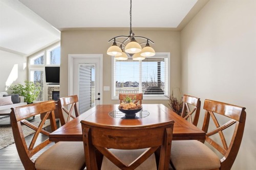 152 Vincent Close, Red Deer, AB - Indoor Photo Showing Dining Room