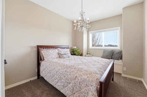 152 Vincent Close, Red Deer, AB - Indoor Photo Showing Bedroom