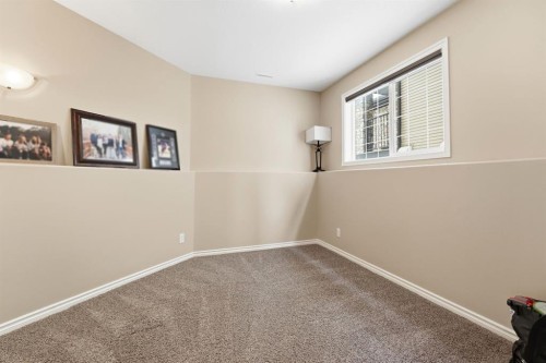 152 Vincent Close, Red Deer, AB - Indoor Photo Showing Other Room
