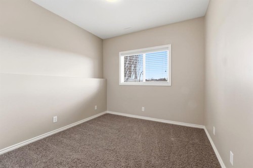 152 Vincent Close, Red Deer, AB - Indoor Photo Showing Other Room