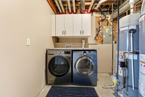 152 Vincent Close, Red Deer, AB - Indoor Photo Showing Laundry Room
