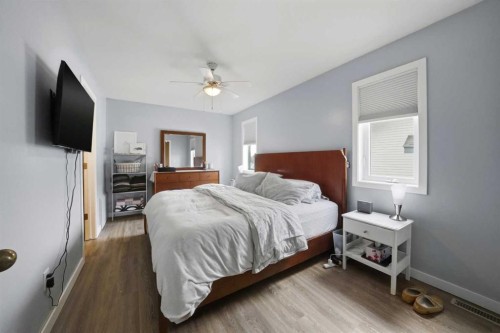 44 Duval Close, Red Deer, AB - Indoor Photo Showing Bedroom
