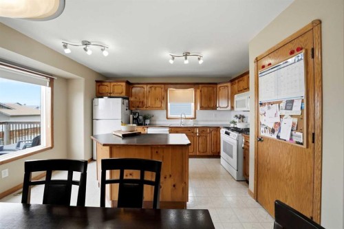 44 Duval Close, Red Deer, AB - Indoor Photo Showing Kitchen