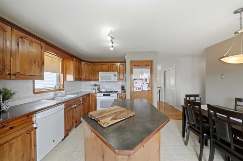 44 Duval Close, Red Deer, AB - Indoor Photo Showing Kitchen