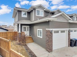 11 Rowberry Court Sylvan Lake, AB T4S 0L7